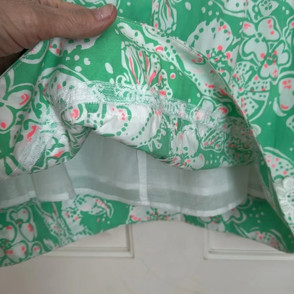 Lilly Pulitzer NWT Green with white Crockett flowers